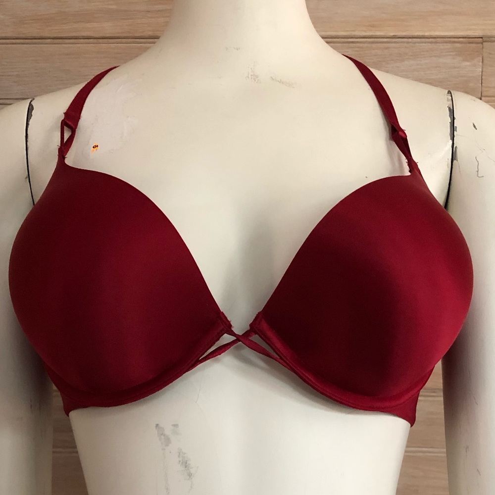 Red bombshell push-up bra